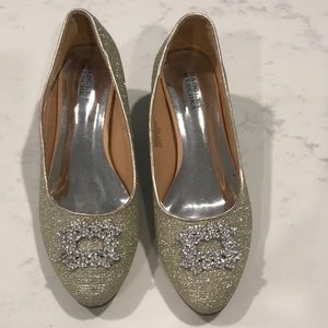 Girls Badgley Mischka wedge shoes